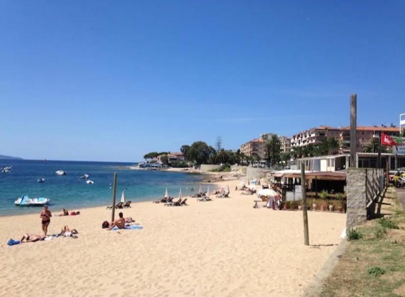 Ajaccio Magnifique T2 37M2 Centre Ville Vue Mer Au Bord De La Plage Neuf 4 Couchages Balcon Parking Prive Ferme Clim Wifi Exteriör bild