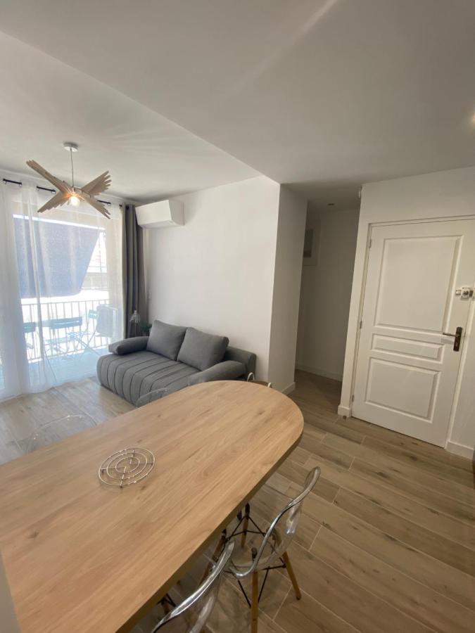 Ajaccio Magnifique T2 37M2 Centre Ville Vue Mer Au Bord De La Plage Neuf 4 Couchages Balcon Parking Prive Ferme Clim Wifi Exteriör bild