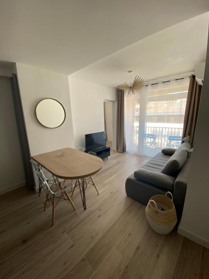 Ajaccio Magnifique T2 37M2 Centre Ville Vue Mer Au Bord De La Plage Neuf 4 Couchages Balcon Parking Prive Ferme Clim Wifi Exteriör bild