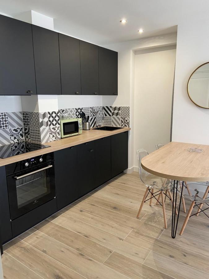 Ajaccio Magnifique T2 37M2 Centre Ville Vue Mer Au Bord De La Plage Neuf 4 Couchages Balcon Parking Prive Ferme Clim Wifi Exteriör bild