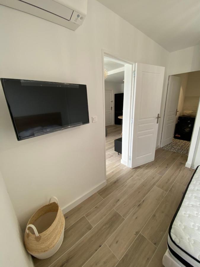 Ajaccio Magnifique T2 37M2 Centre Ville Vue Mer Au Bord De La Plage Neuf 4 Couchages Balcon Parking Prive Ferme Clim Wifi Exteriör bild