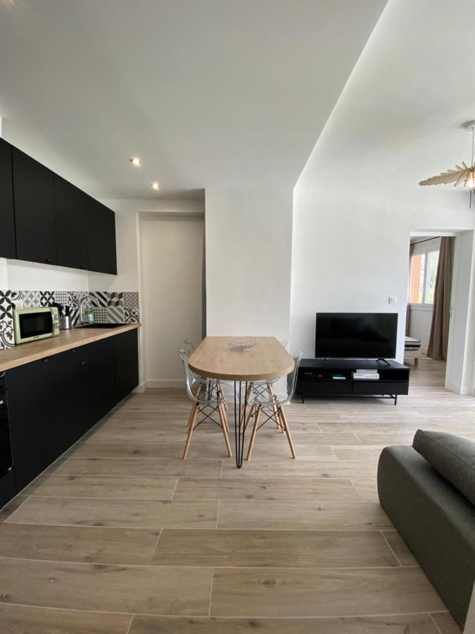 Ajaccio Magnifique T2 37M2 Centre Ville Vue Mer Au Bord De La Plage Neuf 4 Couchages Balcon Parking Prive Ferme Clim Wifi Exteriör bild