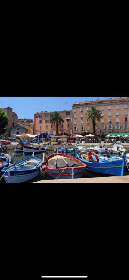 Ajaccio Magnifique T2 37M2 Centre Ville Vue Mer Au Bord De La Plage Neuf 4 Couchages Balcon Parking Prive Ferme Clim Wifi Exteriör bild