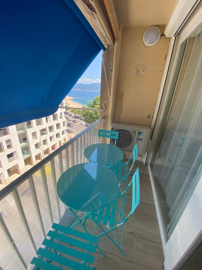 Ajaccio Magnifique T2 37M2 Centre Ville Vue Mer Au Bord De La Plage Neuf 4 Couchages Balcon Parking Prive Ferme Clim Wifi Exteriör bild