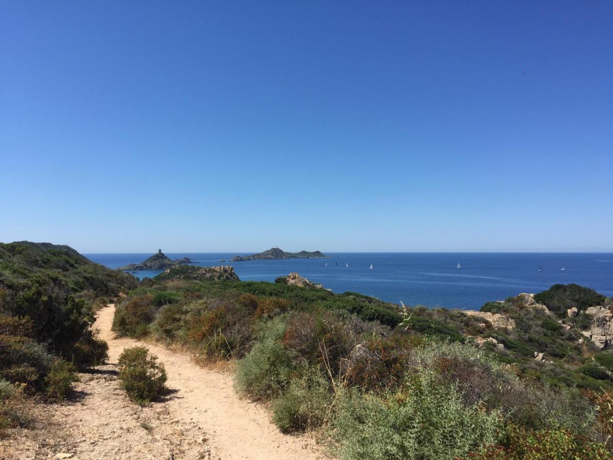 Ajaccio Magnifique T2 37M2 Centre Ville Vue Mer Au Bord De La Plage Neuf 4 Couchages Balcon Parking Prive Ferme Clim Wifi Exteriör bild