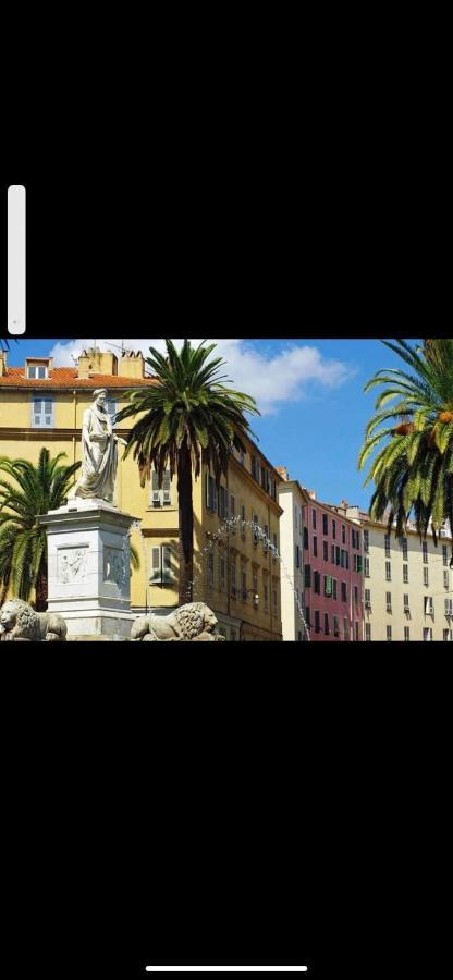 Ajaccio Magnifique T2 37M2 Centre Ville Vue Mer Au Bord De La Plage Neuf 4 Couchages Balcon Parking Prive Ferme Clim Wifi Exteriör bild